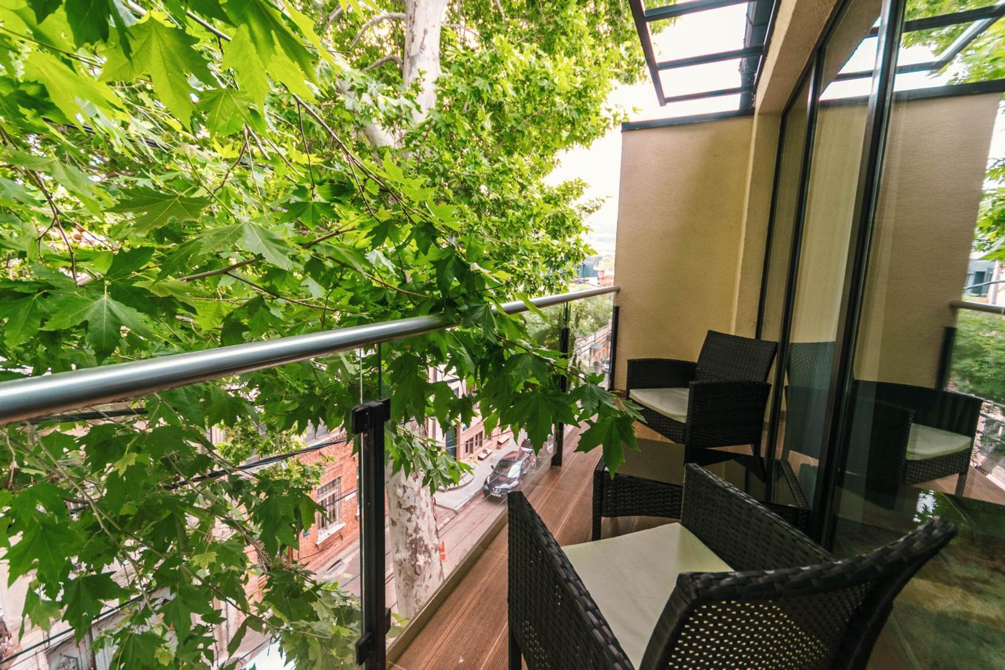 Hotel Adora Tbiliszi Kültér fotó