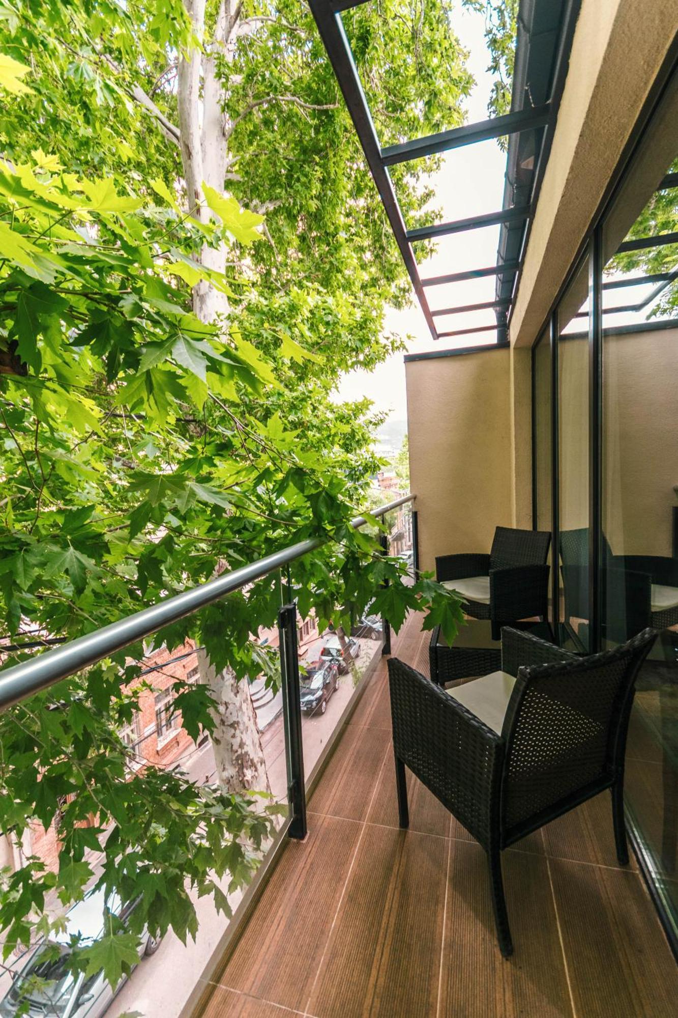 Hotel Adora Tbiliszi Kültér fotó